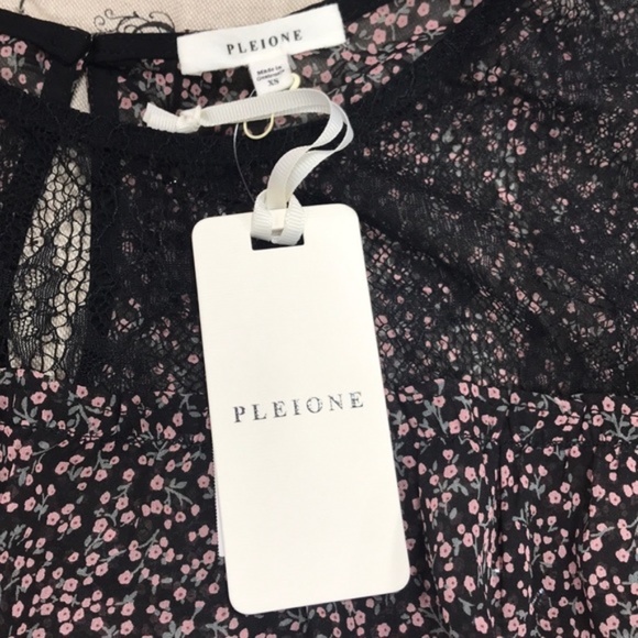 Pleione Lace Trim Chiffon Blouse - Picture 4 of 4